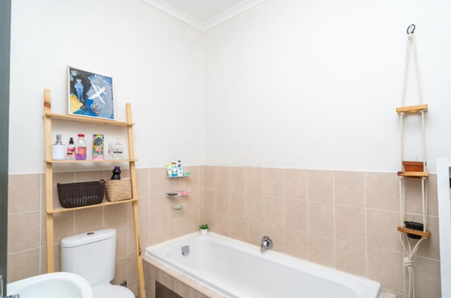 2 Bedroom Property for Sale in Observatory Western Cape